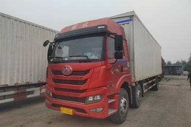 二手青岛解放 悍V重卡 260马力 6X2 9.6米厢式载货车(国六) 前四后四 锡柴二手载货车 黄牌