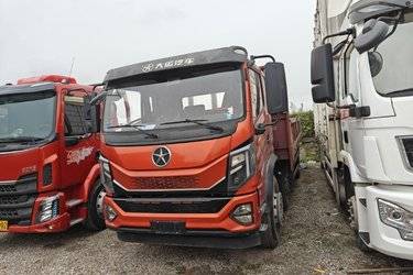 二手大运 祥龙 230马力 6X2 6.8米排半栏板载货车(国六) 前四后四 潍柴二手载货车 黄牌