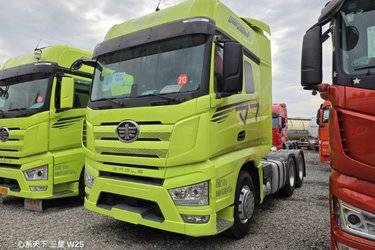 二手一汽解放 J7重卡 550马力 6X4牵引车(国五) 双驱 锡柴二手牵引车 黄牌图片