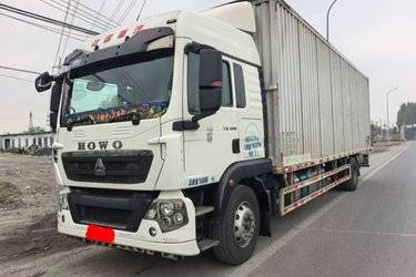 二手中国重汽 HOWO TX 240马力 4X2 9.6米厢式载货车(国五) 单桥 曼二手载货车 黄牌