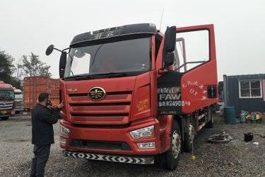 二手一汽解放 J6L中卡 精英版 260马力 6X2 9.7米栏板载货车(国六)(平顶)(国六) 前四后四 锡柴二手载货车 黄牌