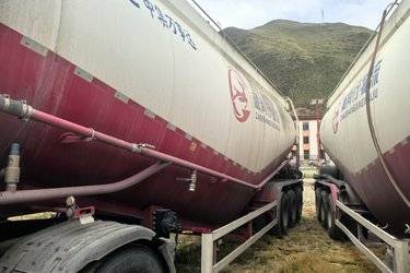 二手11.25米x2.55米 3轴 粉粒物料运输半挂车图片