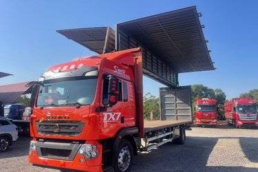 二手中国重汽 HOWO TX 290马力 4X2 9.6米厢式载货车(国六) 单桥 曼二手载货车 黄牌