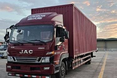 二手江淮 德沃斯V8 195马力 9.325米厢式载货车(国六) 单桥 安徽康明斯二手载货车 黄牌图片