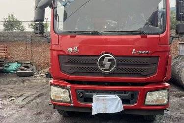 二手陕汽重卡 德龙L3000 220马力 4X2 6.75米排半仓栅式载货车(国五) 单桥 潍柴二手载货车 黄牌图片