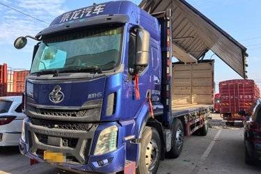 二手东风柳汽 乘龙H5中卡 290马力 6X2 9.7米翼开启厢式载货车(国五) 前四后四 玉柴二手载货车 黄牌