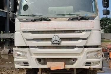 二手中国重汽 HOWO 380马力 6X4 4.15方混凝土搅拌车(国五) 后八轮 中国重汽二手搅拌车图片