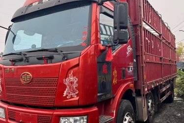 二手一汽解放 J6L中卡 复合型 240马力 6X2 7.7米厢式载货车(国五) 前四后四 大柴二手载货车 黄牌