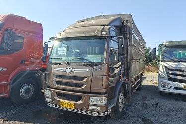 解放 麟VH 220马力 6.75米仓栅式载货车(国六) 单桥 潍柴二手载货车 黄牌