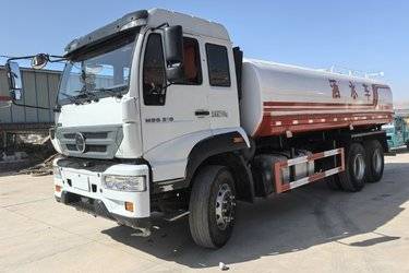 二手洒水车/喷洒车 重汽济专(绿叶牌) 重汽斯太尔底盘 310 6.25 8X2图片