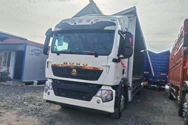 二手中国重汽 HOWO TX 290马力 4X2 9.6米厢式载货车(国六) 单桥 曼二手载货车 黄牌