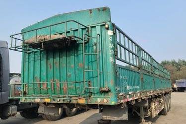 二手13米x2.55米 3轴 仓栅式半挂车图片