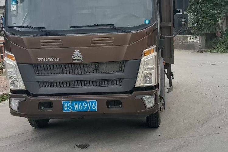 二手重汽HOWO轻卡 150马力 载货车
