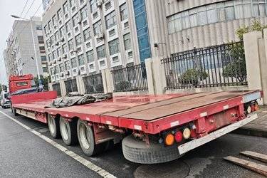 二手18米x3米 3轴 低平板半挂车图片