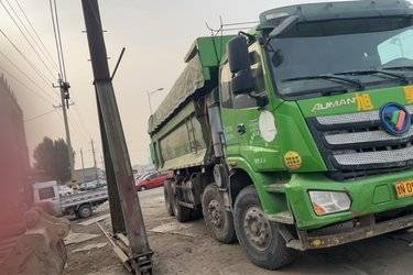 二手福田 欧曼新ETX 9系重卡 375马力 8X4 6.5米自卸车(国五) 前四后八 潍柴二手自卸车 黄牌图片