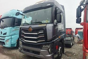 二手中国重汽 HOWO Max重卡 530马力 6X4 LNG自动档牵引车(国六) 双驱 潍柴二手牵引车 黄牌图片