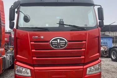 二手一汽解放 J6P重卡 420马力 6X4牵引车(国五) 双驱 锡柴二手牵引车 黄牌图片