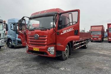 二手青岛解放 JK6中卡 220马力 4X2 6.75米栏板载货车(国五) 单桥 东风二手载货车 黄牌图片