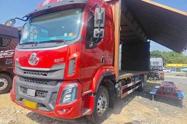 二手东风柳汽 乘龙H5中卡 240马力 6X2 7.8米翼开厢式载货车(国六) 前四后四 玉柴二手载货车 黄牌