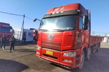 二手一汽解放 J6P重卡 重载型 420马力 8X4 9.5米栏板载货车(国五) 前四后八 锡柴二手载货车 黄牌图片