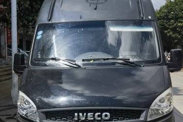 二手依维柯 新DAILY 170马力 单排封闭厢式货车(国五)二手封闭货车后驱图片