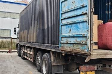 二手东风商用车 天龙重卡 350马力 8X2 9.6米厢式载货车(国五) 前四后六 东风二手载货车 黄牌图片