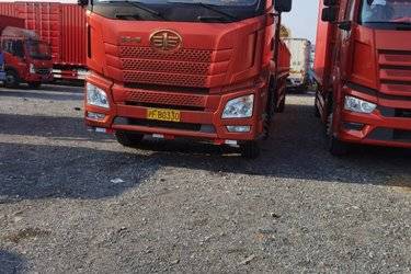 二手青岛解放 JH6重卡 240马力 6X2 9.4米栏板载货车(国五) 前四后四 大柴二手载货车 黄牌