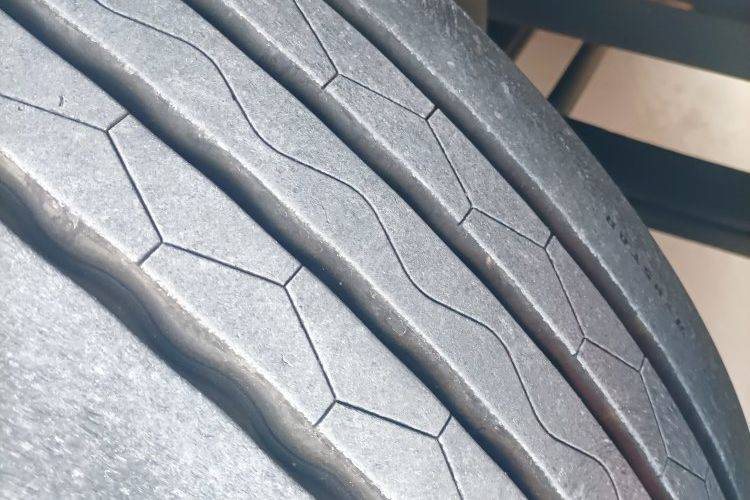 二手东风商用车 245马力 载货车