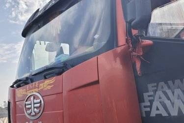 二手一汽解放 J6M重卡 320马力 8X4 7.5米自卸车(国五) 前四后八 锡柴二手自卸车 黄牌图片