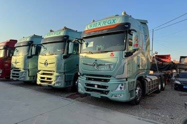 东风商用车 天龙旗舰GX 560马力 6X4 AMT自动挡牵引车(国六)(液缓)(速比3.636)  东风康明斯二手牵引车