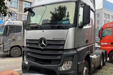 二手奔驰 Actros C重卡 尊享版 580马力 6X4 AMT自动挡牵引车(国六) 双驱 奔驰二手牵引车 黄牌图片