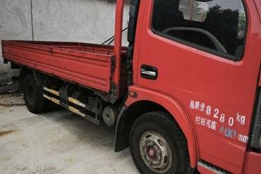 二手东风 多利卡D6 130马力 4.17米单排栏板轻卡(国五) 单桥 玉柴二手载货车 蓝牌