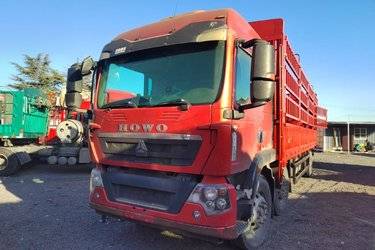 二手中国重汽 HOWO TX重卡 2020豪华版 280马力 6X2 7.8米仓栅式载货车(国五) 前四后四 曼二手载货车 黄牌