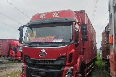 二手东风柳汽 乘龙H5中卡 220马力 4X2 6.8米厢式载货车(国五) 单桥 玉柴二手载货车 黄牌