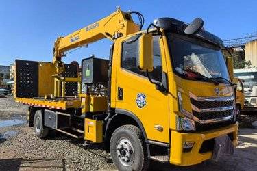 二手清障车 上汽红岩 杰狮 180 5.8 4X2图片