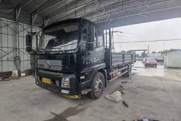 二手东风商用车 天锦中卡 180马力 4X2 6.75米栏板载货车(国五) 单桥 康明斯二手载货车 黄牌