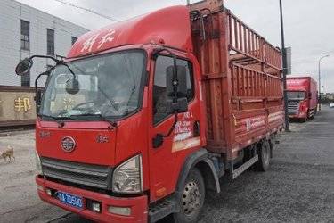 二手解放 虎VH 156马力 4.16米单排仓栅式轻卡(国五) 单桥 云内动力二手载货车 蓝牌