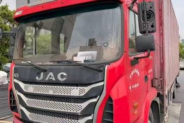 二手江淮 格尔发A5L中卡 160马力 4X2 7.8米厢式载货车(国五) 单桥 江淮动力二手载货车 黄牌