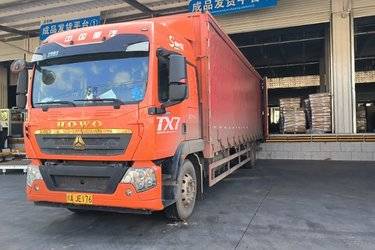 二手中国重汽 HOWO TX 290马力 4X2 9.6米厢式载货车(国六) 单桥 曼二手载货车 黄牌