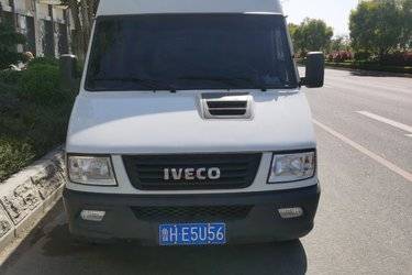 二手依维柯 新DAILY VAN 136马力 单排封闭厢式货车(国六)二手封闭货车图片