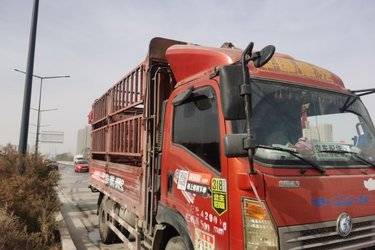 二手重汽王牌 7系 143马力 4.1米单排仓栅式轻卡(国五) 单桥 云内动力二手载货车 蓝牌图片