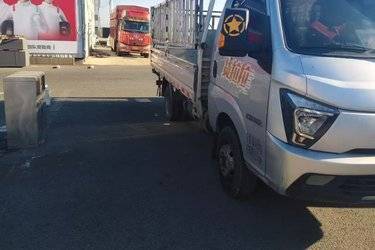 二手飞碟奥驰 V3系列 157马力 4X2 4.2米自卸车(国五) 单桥 北汽瑞翔二手自卸车 蓝牌