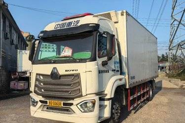 二手中国重汽 豪沃N5G中卡 250马力 4X2 6.75米AMT自动挡厢式载货车(国六) 单桥 曼二手载货车 黄牌