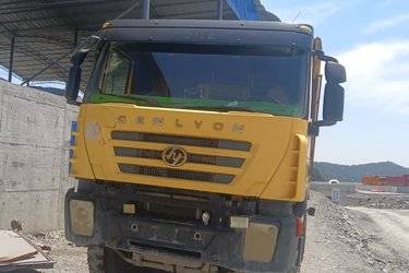 二手上汽红岩 杰狮C100重卡 350马力 6X4 5.8米自卸车(国四) 后八轮 上菲红二手自卸车 黄牌