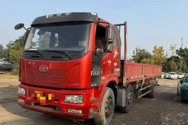 二手一汽解放 J6L中卡 240马力 6X2 7.7米栏板载货车(国五) 前四后四 一汽二手载货车 黄牌