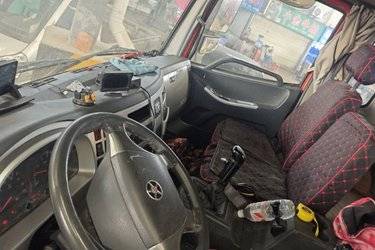 二手大运 风驰中卡 160马力 4X2 6.2米栏板载货车(国五) 单桥 玉柴二手载货车 黄牌