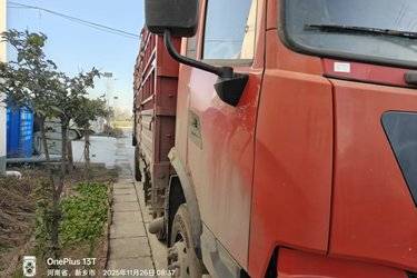 二手东风商用车 天锦KR中卡 245马力 6X2 7.7米载货车(国五) 前四后四 东风二手载货车 黄牌