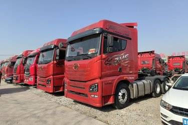 二手青岛解放 JH6重卡 领航版2.0 520马力 6×4 牵引车(国六)(457后桥)(速比3.727)(国六) 双驱 锡柴二手牵引车 黄牌图片