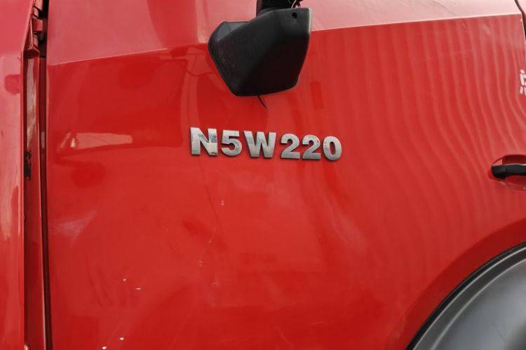 二手重汽豪沃(HOWO) 220马力 载货车