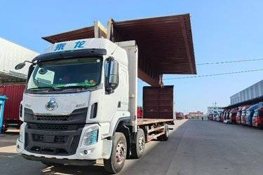 二手东风柳汽 乘龙H5中卡 270马力 6X2 9.7米厢式载货车(国五) 前四后四 玉柴二手载货车 黄牌